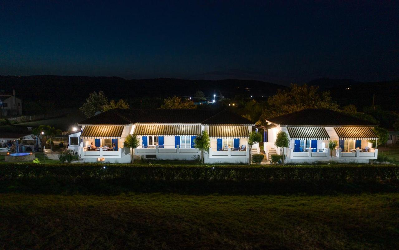 Blue Houses Apartments Фінікунда Екстер'єр фото